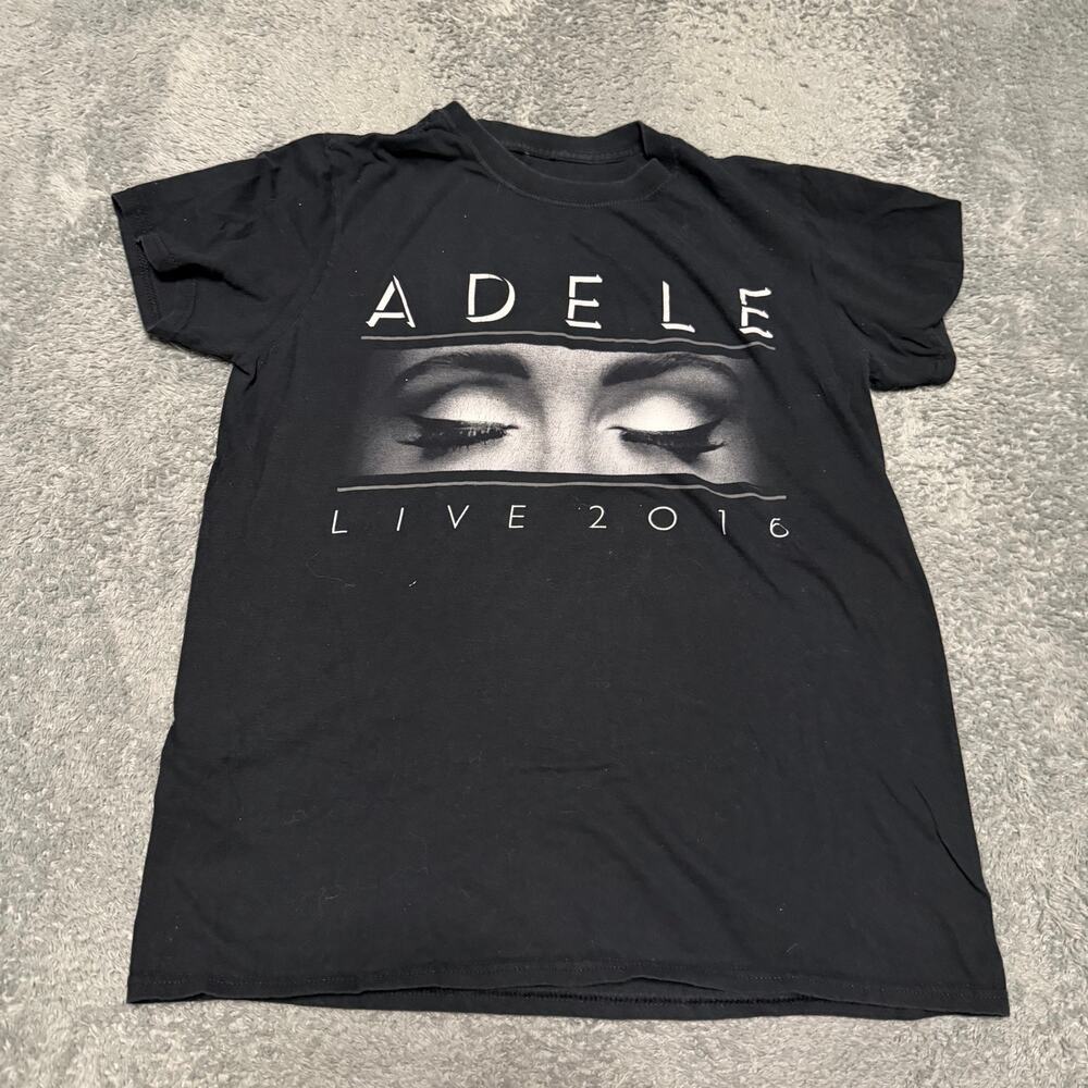 Adele Live 2016 Graphic T-shirt Women Medium Black Short Sleeve Music